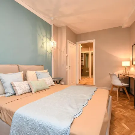 Luxury Modern By The Salo